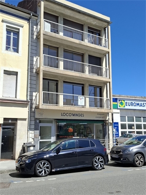 appartement renove à la location -   31800  SAINT GAUDENS, surface 43,8 m2 location appartement renove - AAR8222